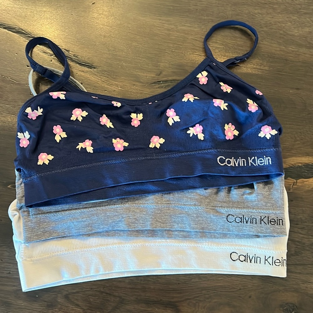 Set of 3 bras Calvin Klein size M 7-8